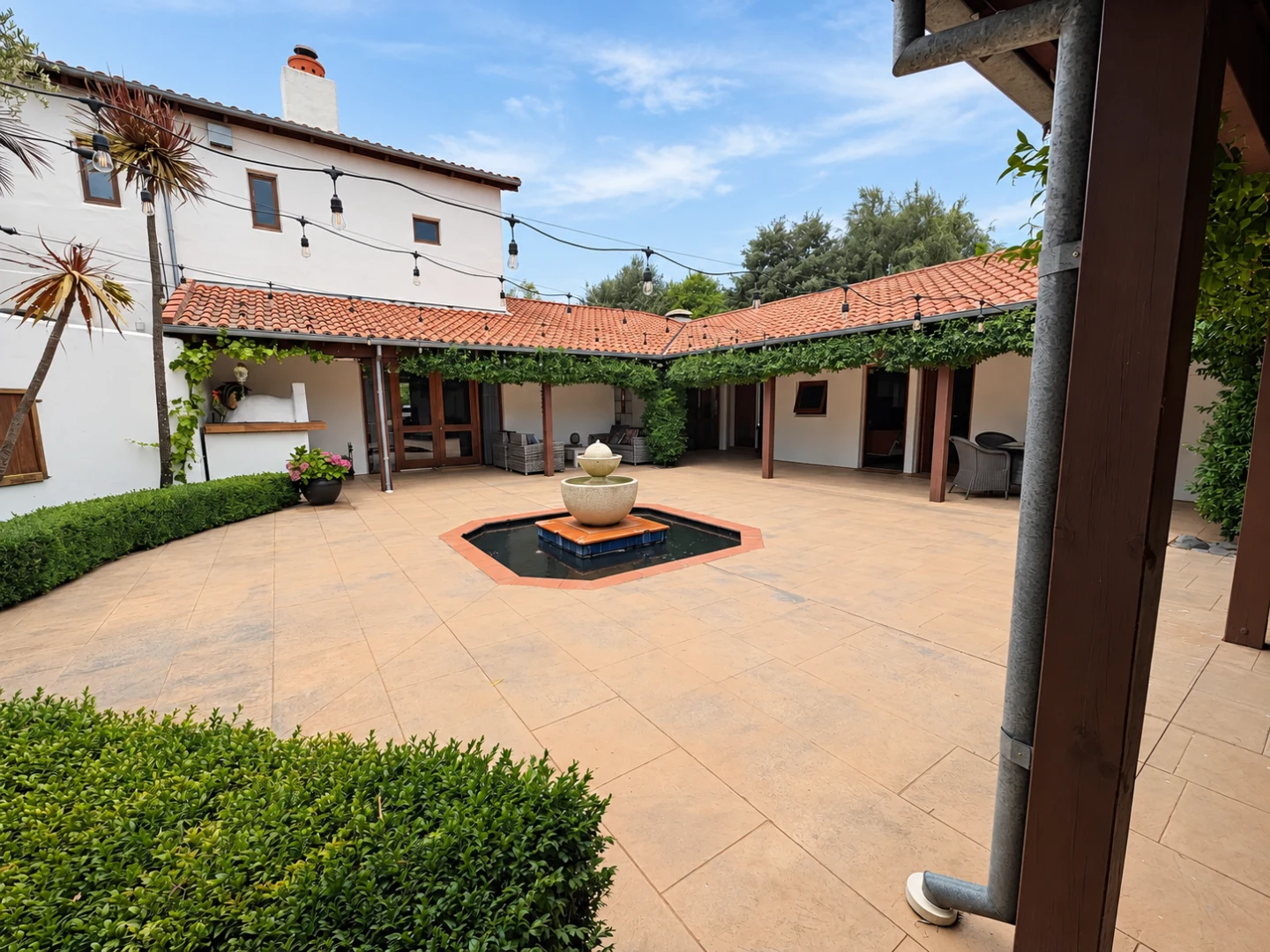 El Grouso courtyard in retouched daylight; starting view for a day-to-night lighting visualisation