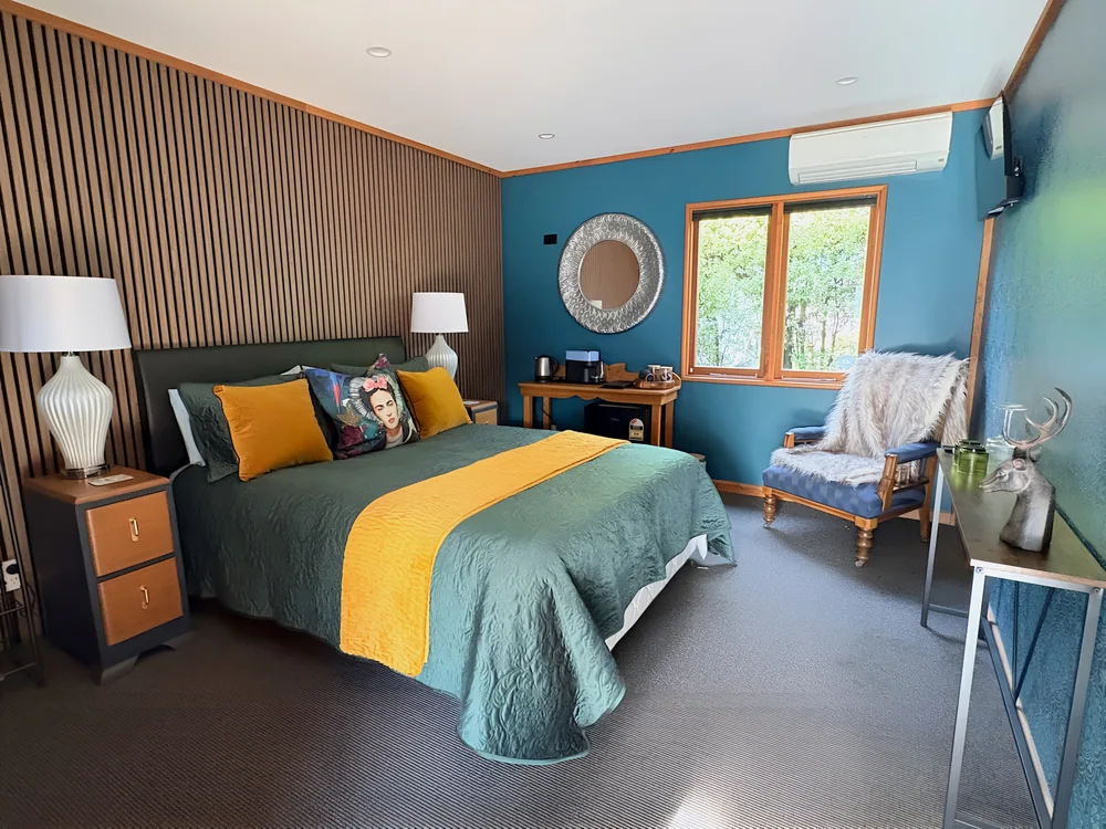 The blue room at El Grouso, with a queen bed