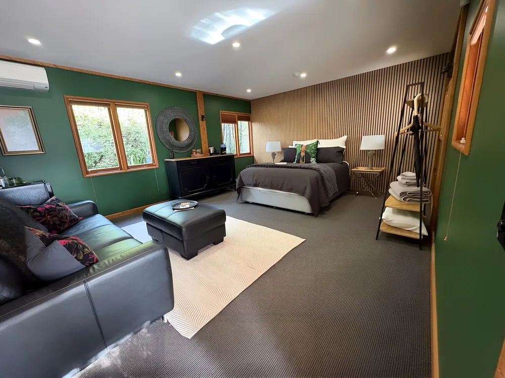 The green room at El Grouso, with a queen bed